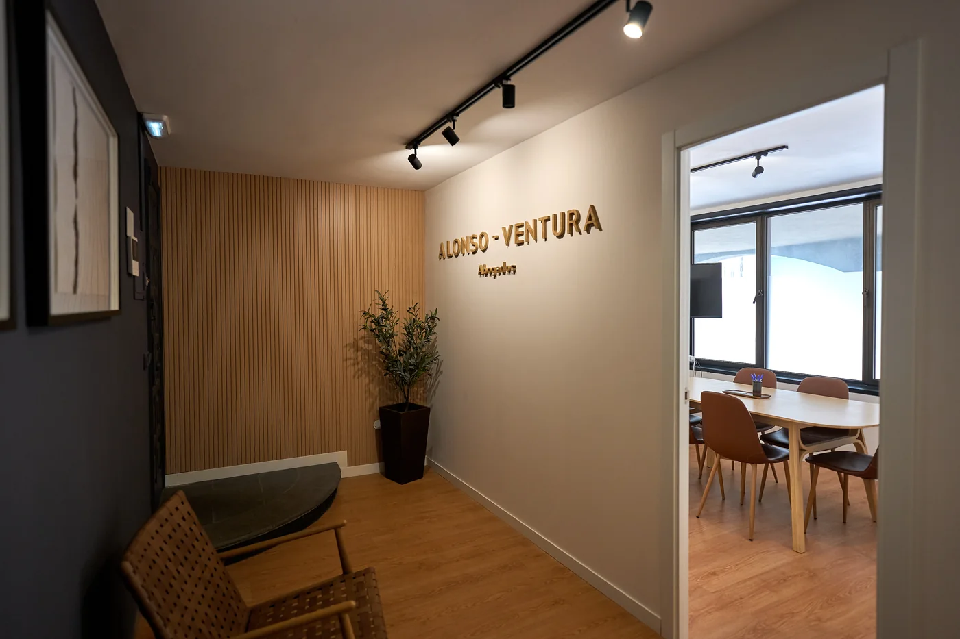 Entrada del despacho, en C/ Francisco Gourié 28